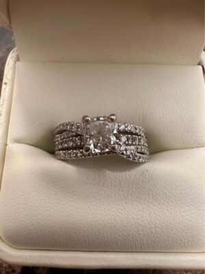 GSI 1.04 Carat F SI2 Cushion Natural Diamond Ring