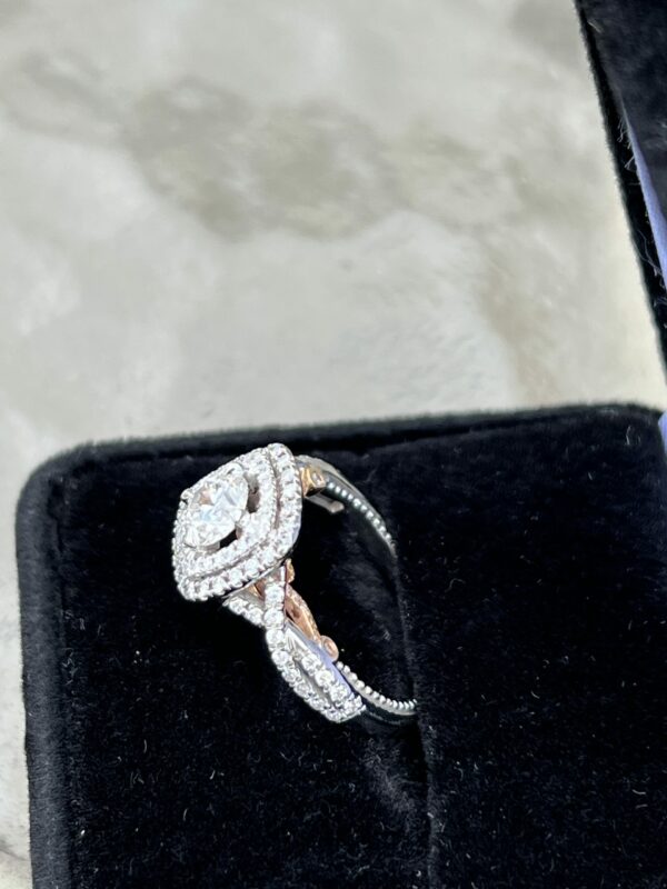 .75 Carat G VS2 Round Natural Diamond Ring - Image 3