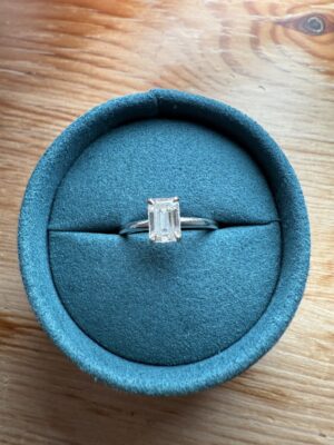 1.0 CT I VS1 Lab Grown Emerald Diamond Ring