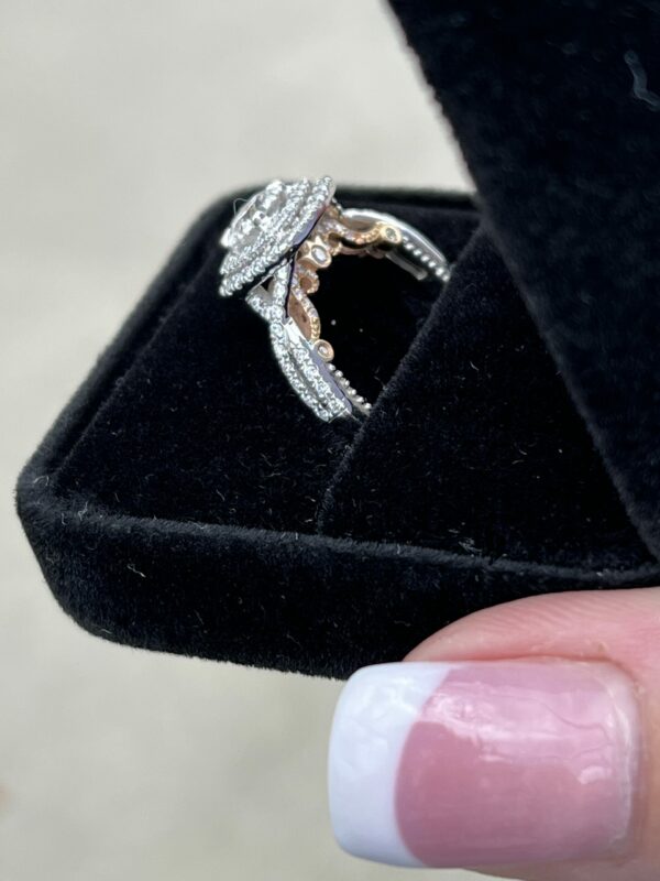.75 Carat G VS2 Round Natural Diamond Ring - Image 5