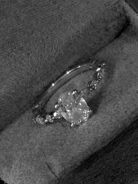 IGI Certified 1.2 Carat E VVS2 Lab Grown Oval Diamond Ring