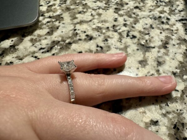 IGI 1.45 Carat G SI1 Princess Lab-Grown Diamond Ring - Image 6