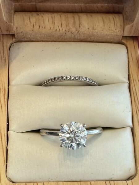 IGI 2.01 Carat D VS2 Round Lab-Grown Diamond Ring - Image 3