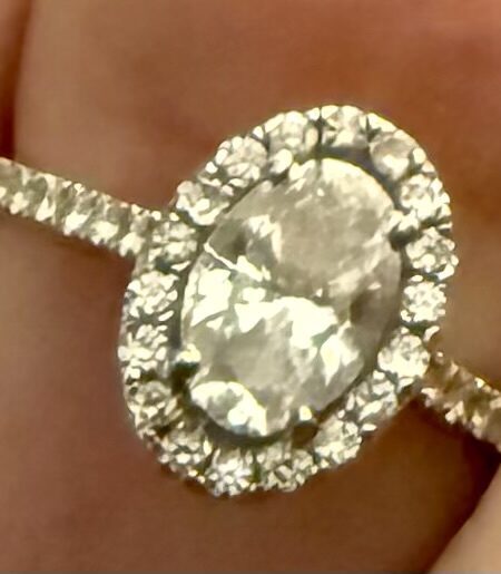 IGI .77 Carat H VS2 Oval Lab-Grown Diamond Ring
