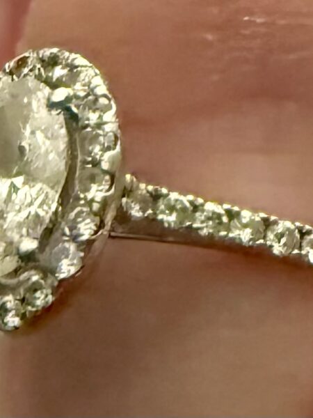 IGI .77 Carat H VS2 Oval Lab-Grown Diamond Ring - Image 2