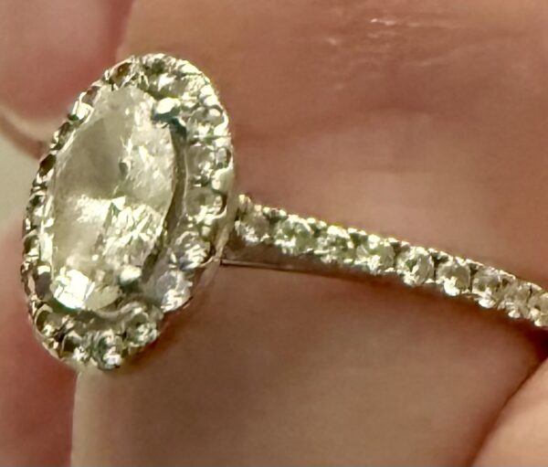 IGI .77 Carat H VS2 Oval Lab-Grown Diamond Ring - Image 2