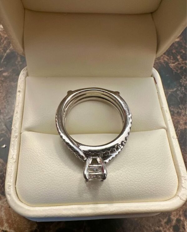 GSI 1.04 Carat F SI2 Cushion Natural Diamond Ring - Image 2