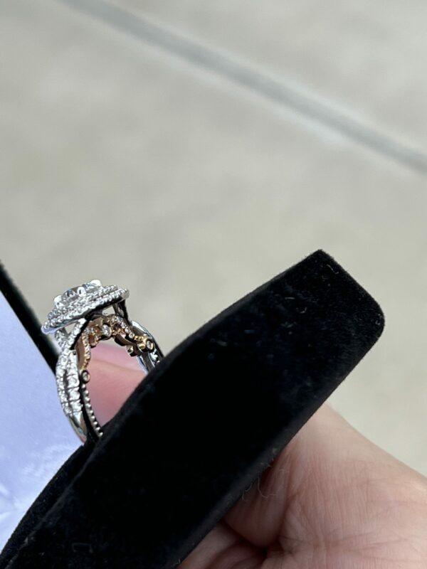 .75 Carat G VS2 Round Natural Diamond Ring - Image 2