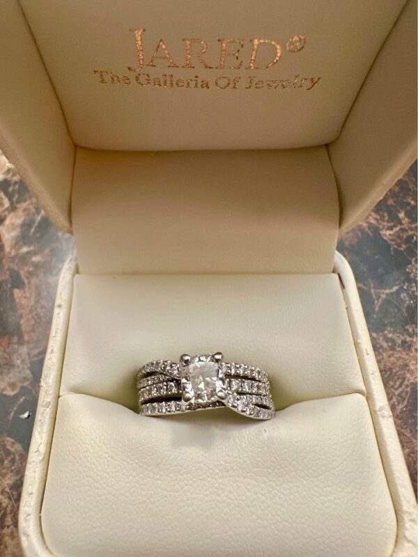 GSI 1.04 Carat F SI2 Cushion Natural Diamond Ring - Image 6