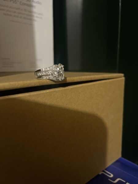3.97 Carat E VVS1 Oval Lab-Grown Diamond Ring - Image 3