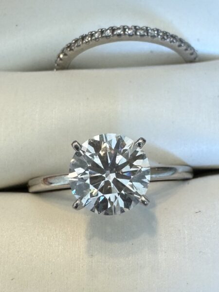 IGI 2.01 Carat D VS2 Round Lab-Grown Diamond Ring - Image 6