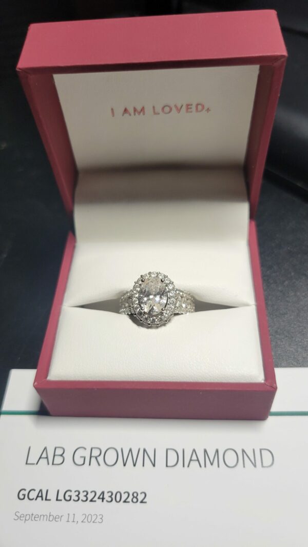 GCAL Certified 2.95 CT D VS1 Lab Grown Round Diamond Ring