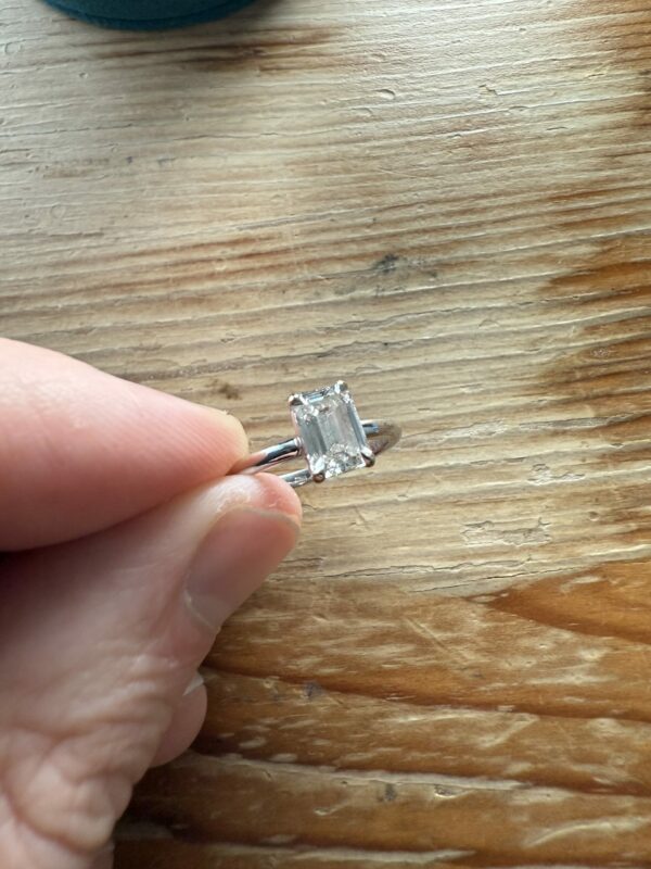 1.0 CT I VS1 Lab Grown Emerald Diamond Ring - Image 10
