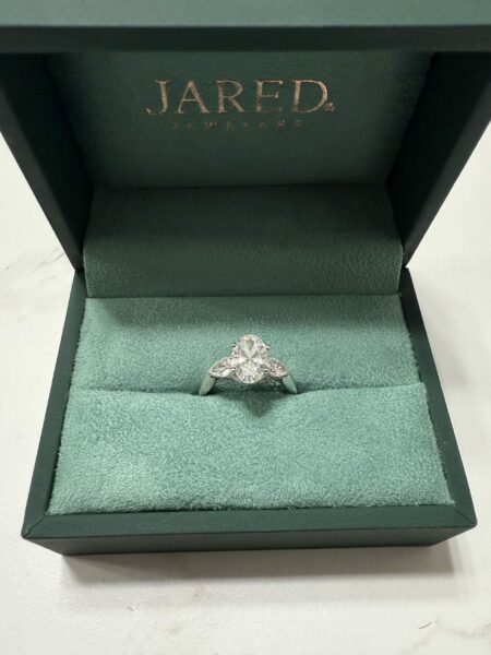 IGI 1.34 Carat D FL Oval Lab-Grown Diamond Ring