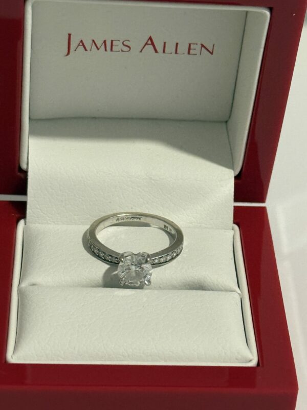 IGI 1.20 Carat E VS2 Round Lab-Grown Diamond Ring - Image 5