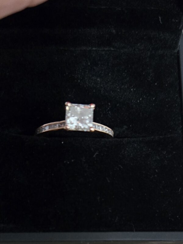 IGI 1.5 Carat H VS2 Princess Lab-Grown Diamond Ring - Image 3