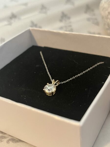 IGI 1.59 Carat G SI1 Round Lab-Grown Diamond Necklace - Image 2