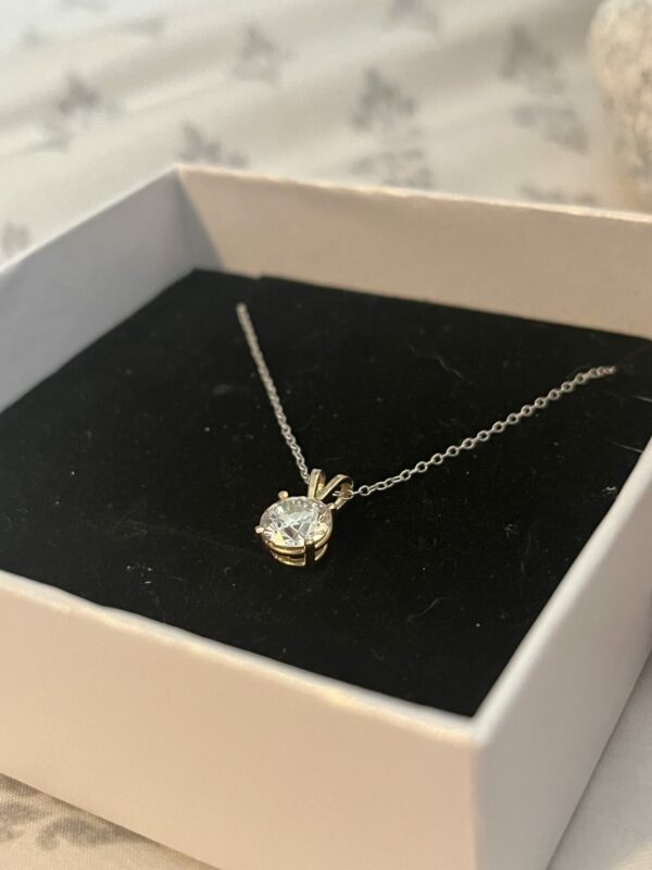 IGI 1.59 Carat G SI1 Round Lab-Grown Diamond Necklace - Image 2