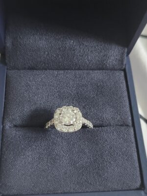 IGI .94 Carat F VS1 Oval Lab-Grown Diamond Ring