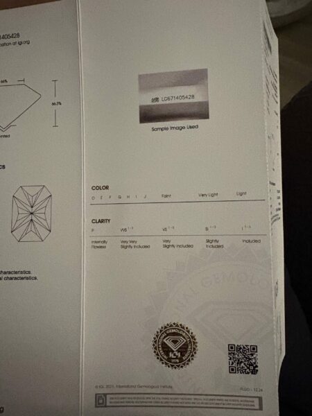 IGI 5.01 D VS1 Lab Grown Radiant Diamond Ring - Image 4