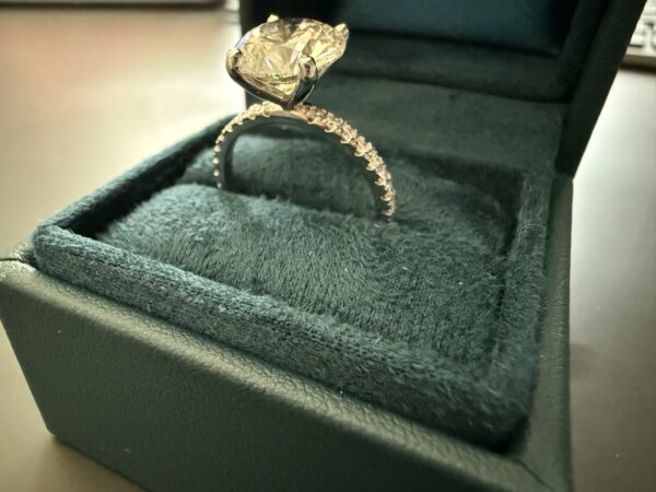 IGI 3.50 Carat G VS1 Round Lab Grown Ring - Image 6