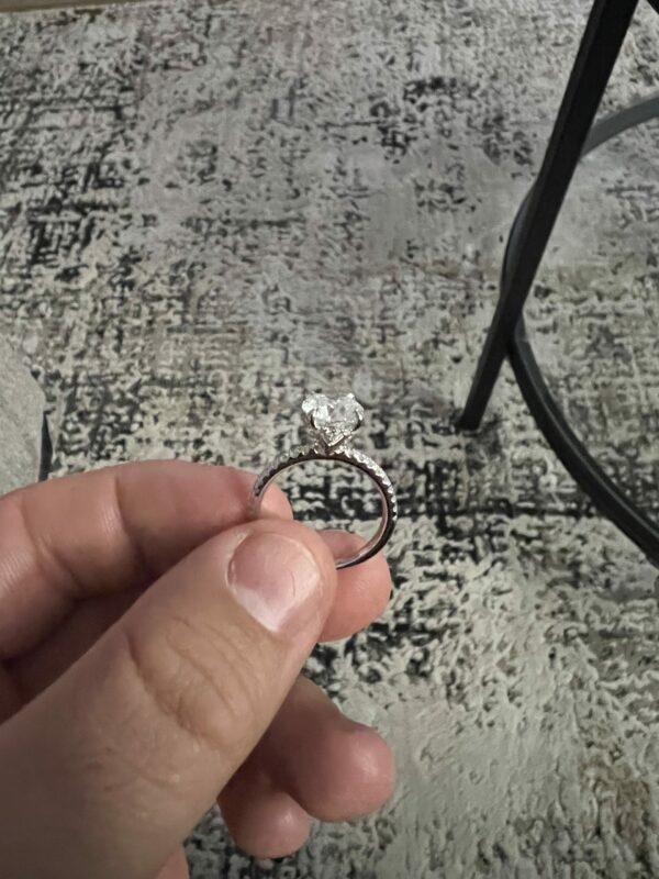 2.07 Carat E VS1 Round Lab-Grown Diamond Ring - Image 2