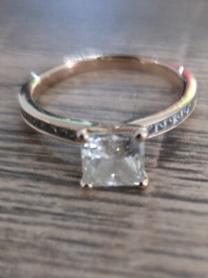 IGI 1.5 Carat H VS2 Princess Lab-Grown Diamond Ring