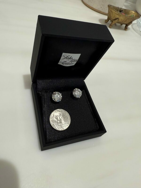 IGI 8 Carat G VS1 Round Lab-Grown Diamond Earrings - Image 3