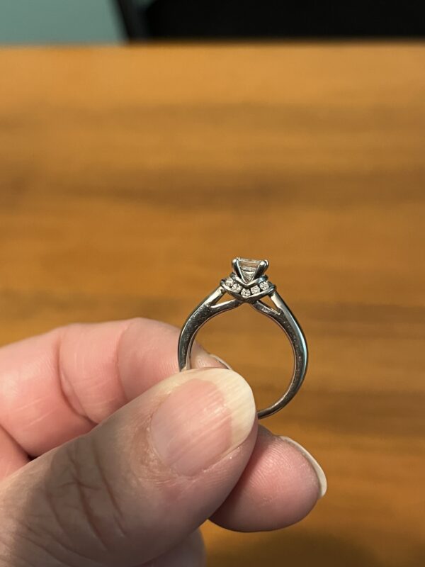 IGI .58 Carat G VS1 Princess Natural Diamond Ring - Image 7