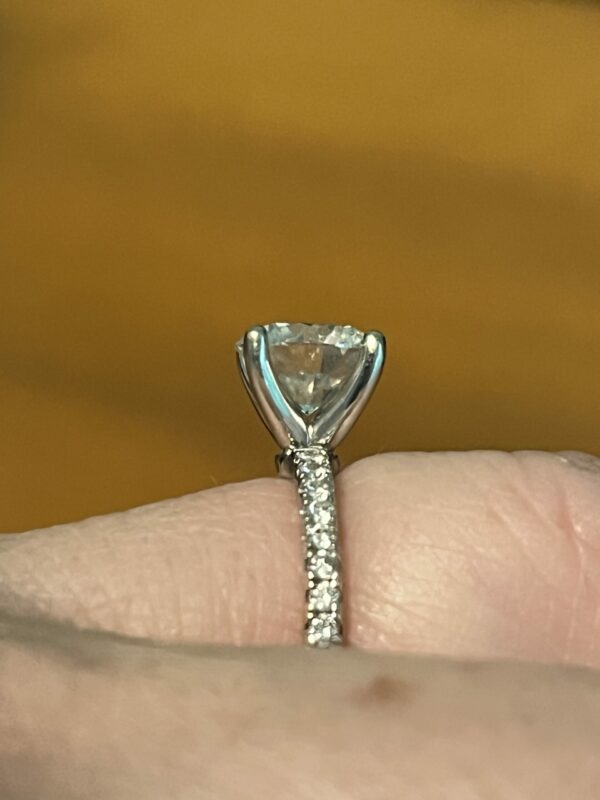 IGI 2.25 Carat I SI2 Round Lab Grown Ring - Image 5