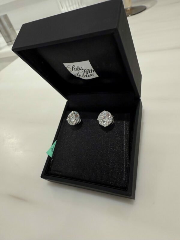 IGI 8 Carat G VS1 Round Lab-Grown Diamond Earrings - Image 2