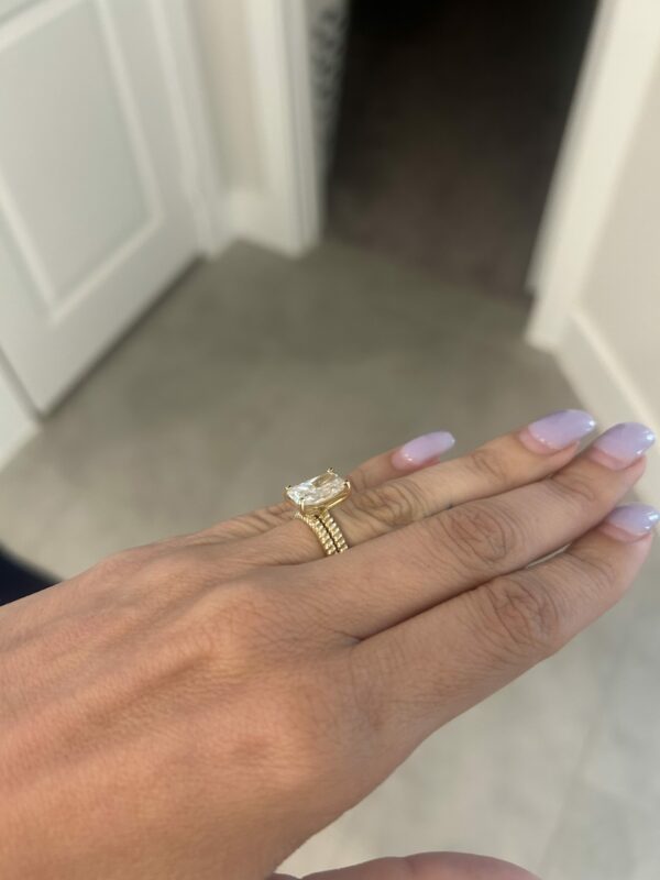 IGI 4.01 Carat D VVS1 Radiant Lab-Grown Diamond Ring - Image 2