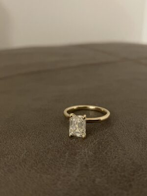 IGI 2.01 Carat K VS1 Emerald Natural Diamond Ring