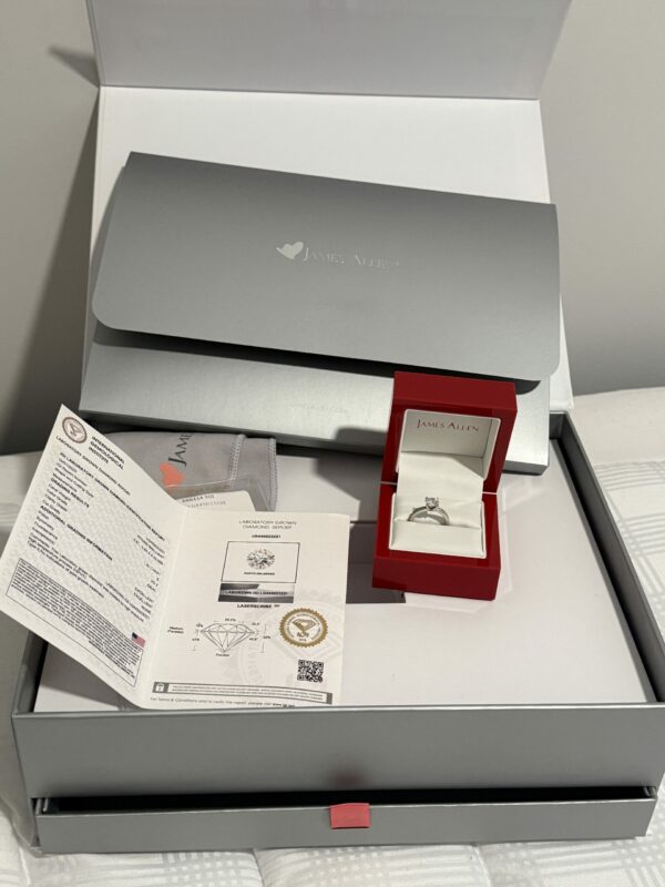 IGI 1.20 Carat E VS2 Round Lab-Grown Diamond Ring - Image 4
