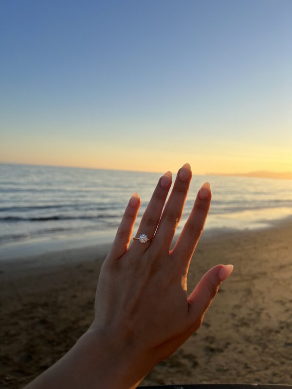 IGI 1.61 Carat D VVS2 Round Lab-Grown Diamond Ring - Image 4