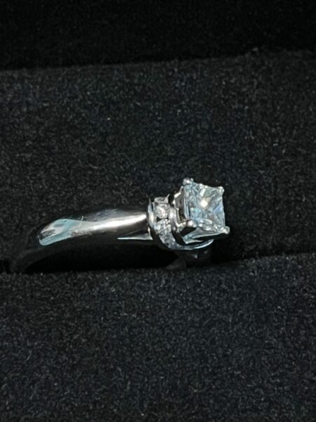 IGI .58 Carat G VS1 Princess Natural Diamond Ring - Image 5