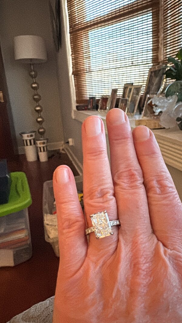IGI 5.01 D VS1 Lab Grown Radiant Diamond Ring - Image 10