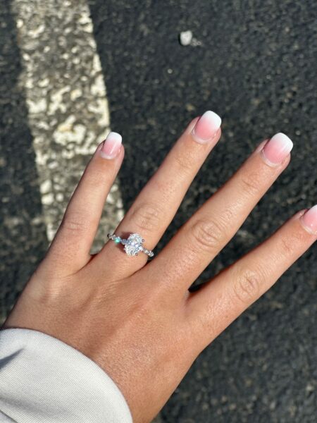 IGI 1.58 Carat F VS2 Oval Lab-Grown Diamond Ring