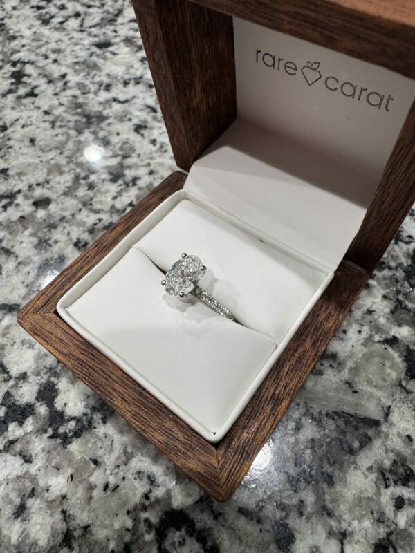 IGI 2.35 E VVS2 Lab Grown Oval Diamond Ring - Image 3