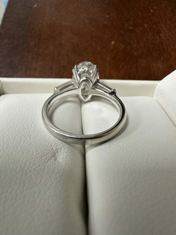 3.10 Carat D VVS2 Oval Lab-Grown Diamond Ring - Image 4