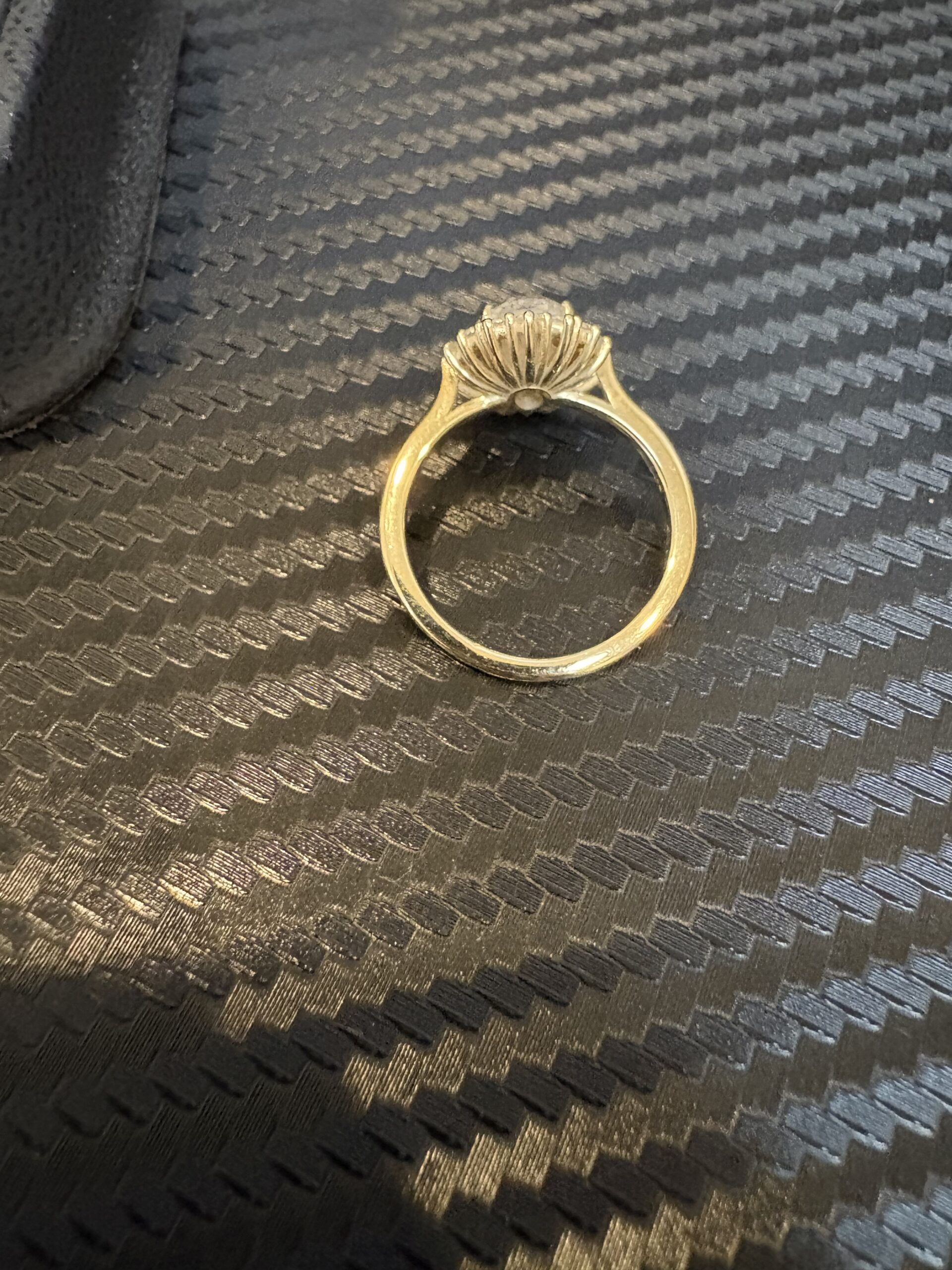 IGI 1.61 Carat D IF Oval Lab Grown Ring - Image 4