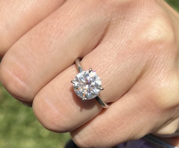 IGI 3.24 Carat E VVS2 Round Lab Grown Ring - Image 4