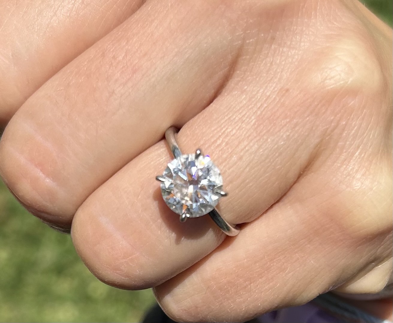 IGI 3.24 Carat E VVS2 Round Lab Grown Ring - Image 4