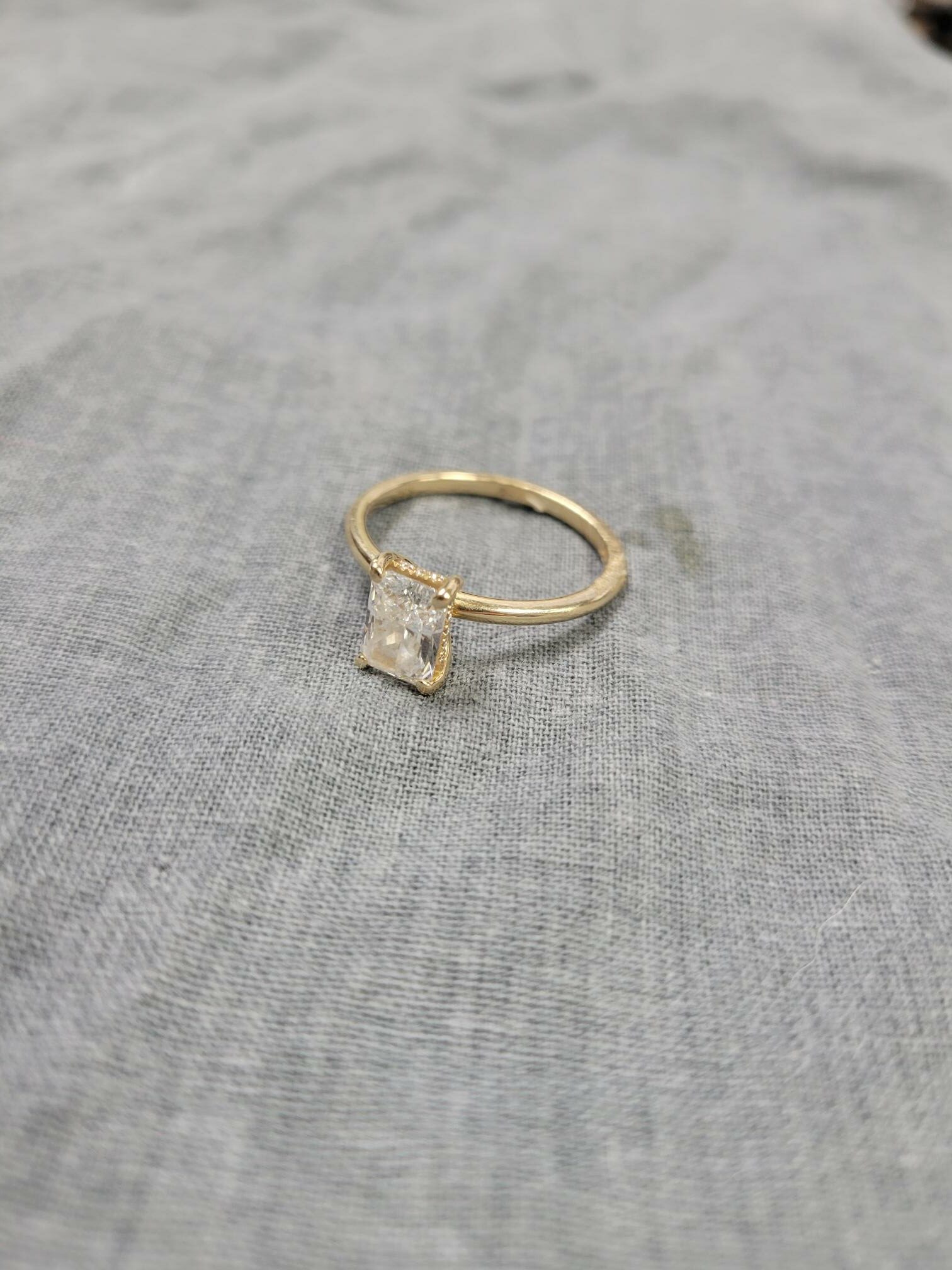 Not Sure/Unknown 1.72 Carat D VVS2 Radiant Lab Grown Ring - Image 2