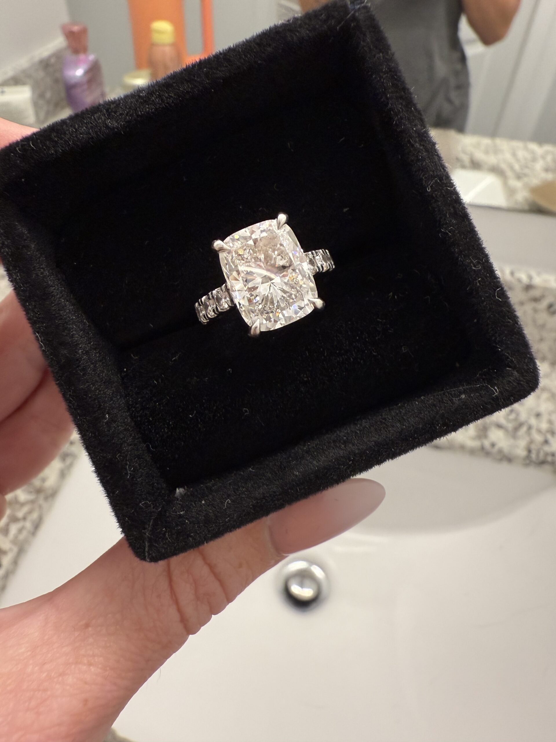 IGI 5.68 Carat E VS1 Cushion Lab Grown Ring - Image 8