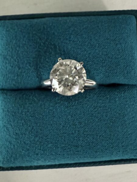 IGI 3.01 Carat J SI1 Round Lab Grown Ring - Image 8