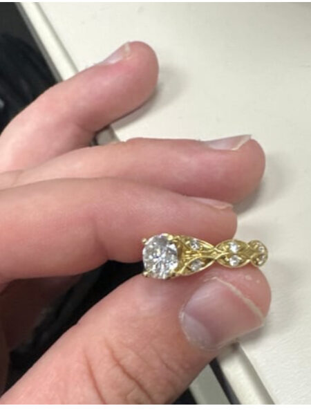 1.92 Carat G SI1 Round Natural Diamond Ring - Image 4
