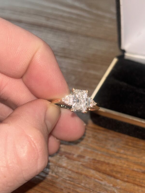 1.78 Carat E VVS2 Emerald Lab Grown Ring - Image 1