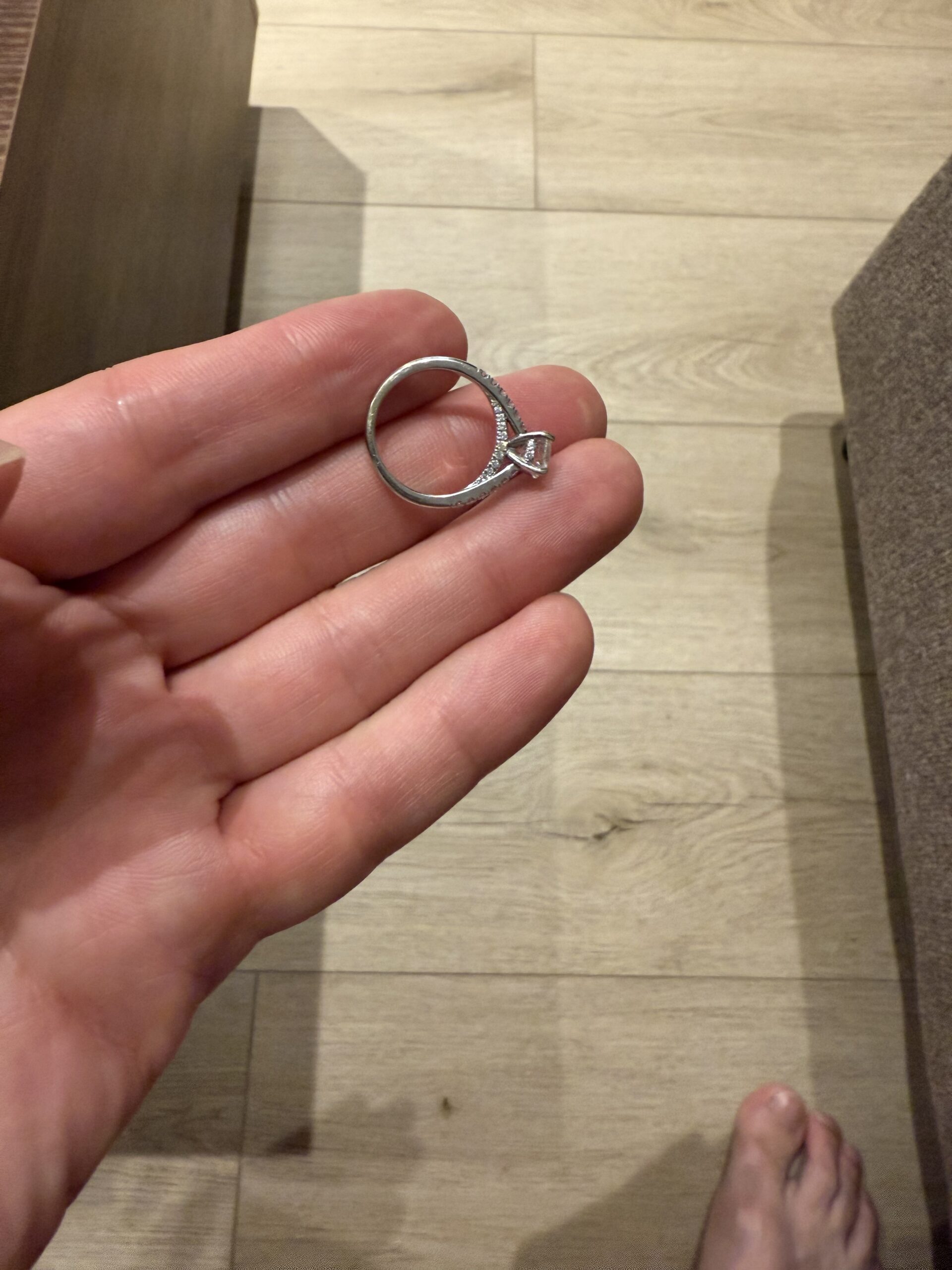 IGI 14 Carat D VS1 Round Lab Grown Ring - Image 4