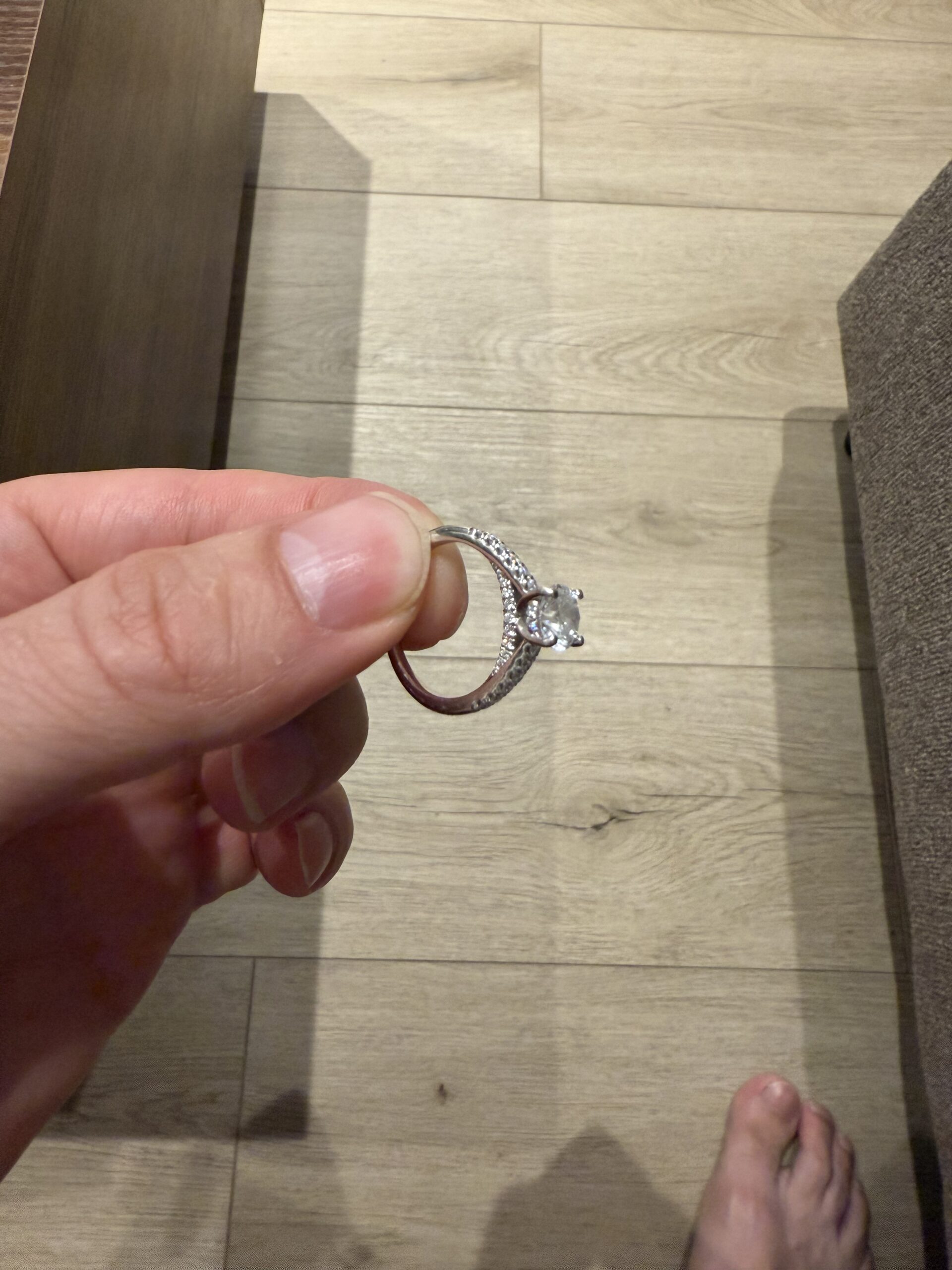 IGI 14 Carat D VS1 Round Lab Grown Ring - Image 6